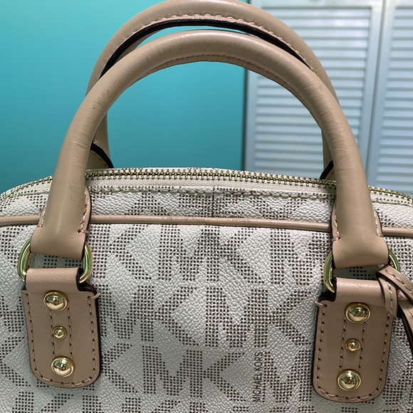 Michael Kors Purse - Picture 2 of 7
